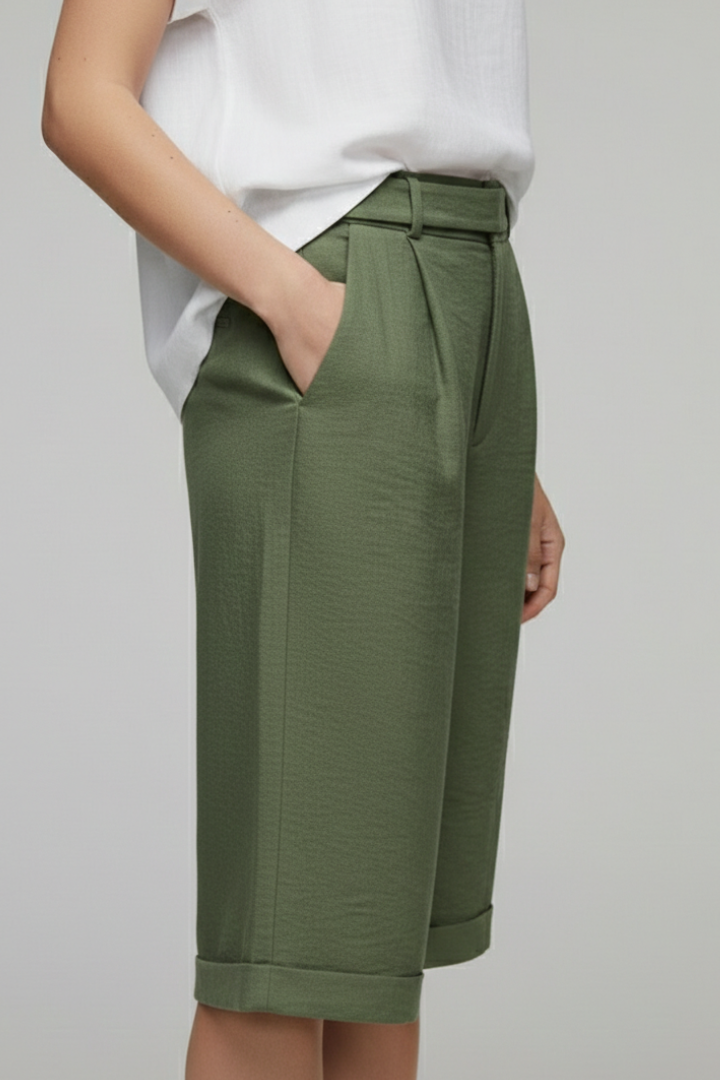 Sorrento | Women's Belted Pleat Front Bermuda Shorts