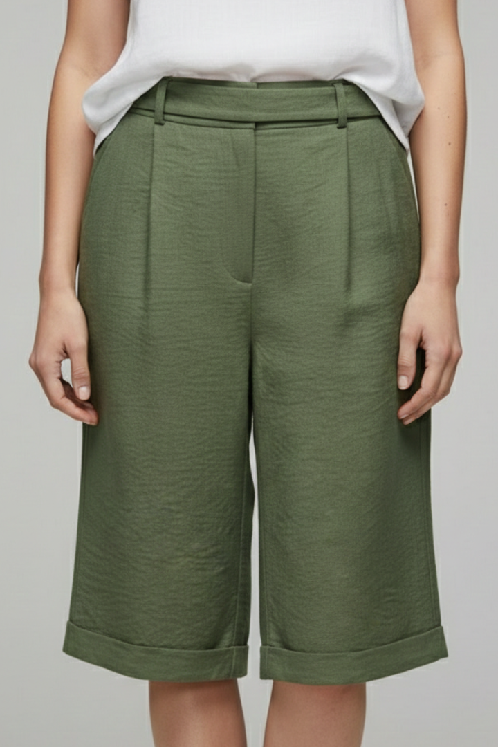 Sorrento | Women's Belted Pleat Front Bermuda Shorts