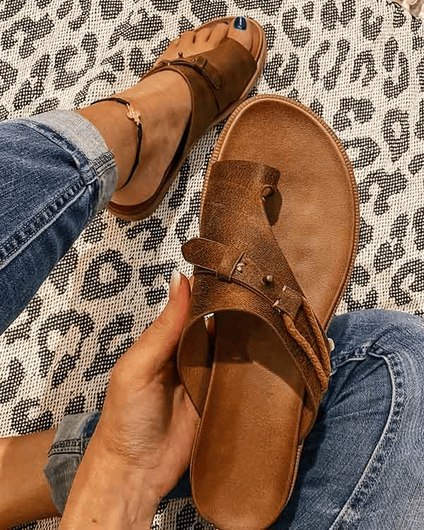Cleo | Buckle Strap Toe Loop Orthopedic Flat Sandals