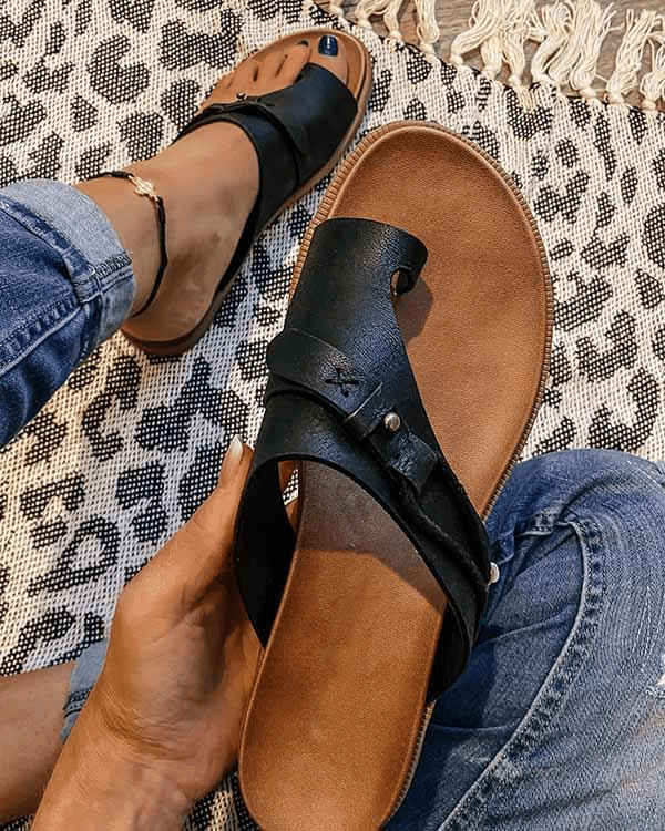 Cleo | Buckle Strap Toe Loop Orthopedic Flat Sandals